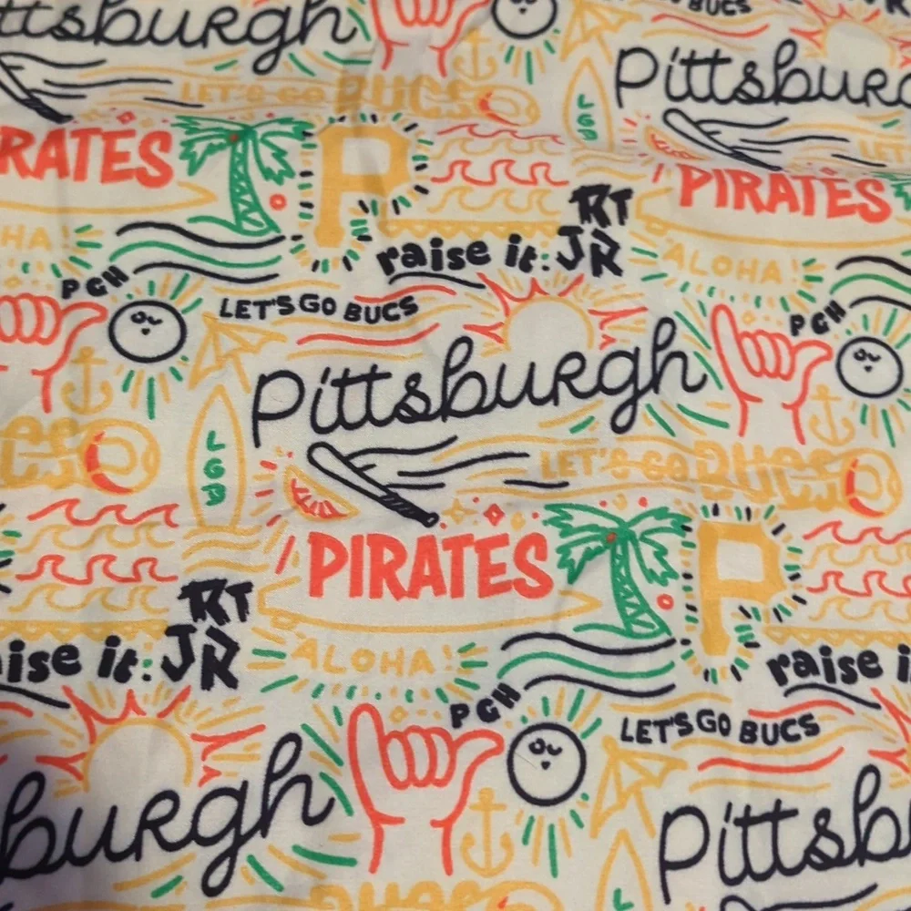 Pittsburgh Pirates Hawaiian Shirt With Matching Reversible Bucket Hat - Picture 3 of 6